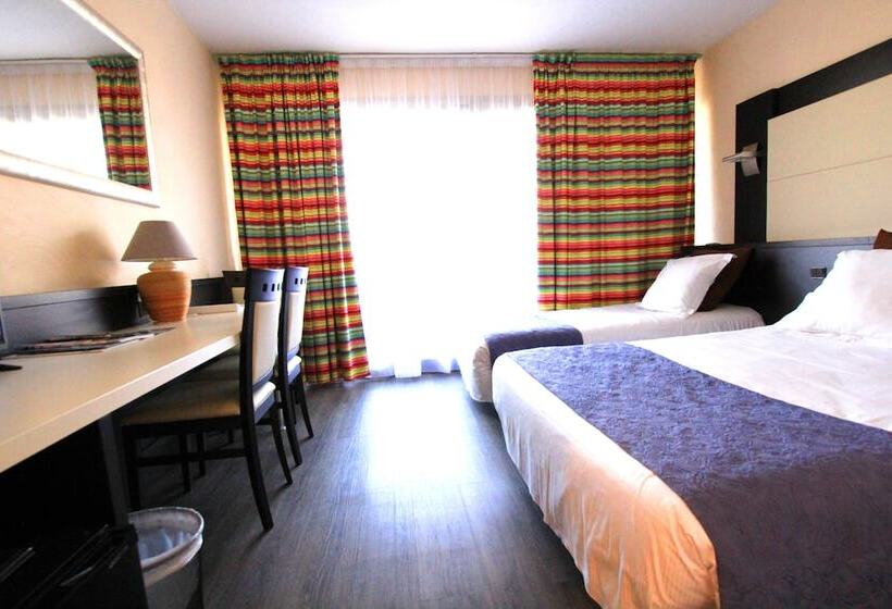 Номер Стандарт, The Originals City, Hôtel Galaxie, Nice Aéroport