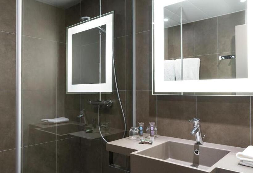 اتاق سوپریور برای معلولان, Novotel Chateau De Versailles