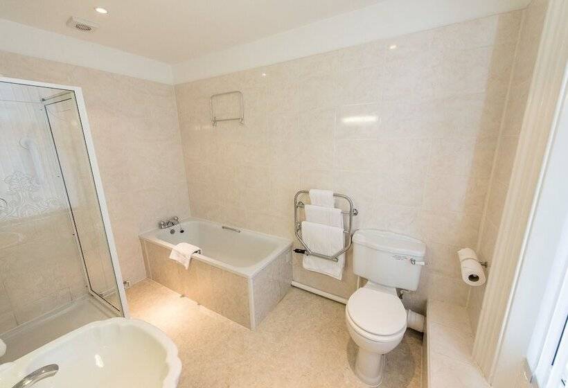 اتاق خانوادگی, Voco The Clifton Folkestone, An Ihg