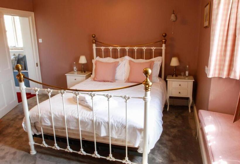 Casa 1 Quarto, Mortons Manor