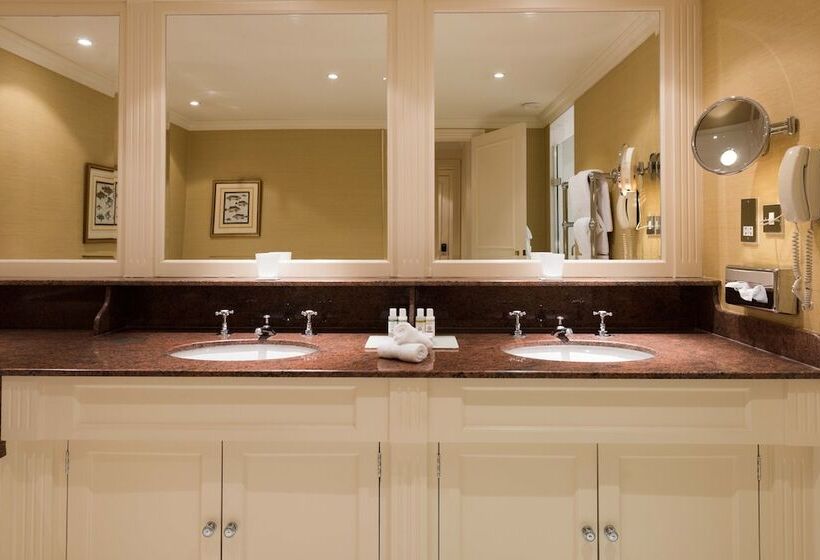 חדר קלאסי, Chewton Glen Hotel   An Iconic Luxury