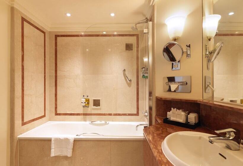 Номер Стандарт, Radisson Blu Hotel, London Leicester Square   Formerly Hampshire