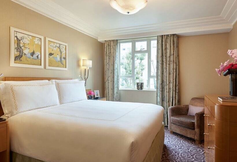 Полулюкс, The Savoy