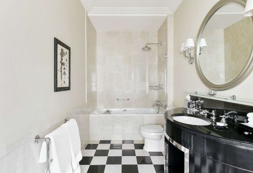 Номер Deluxe, The Savoy