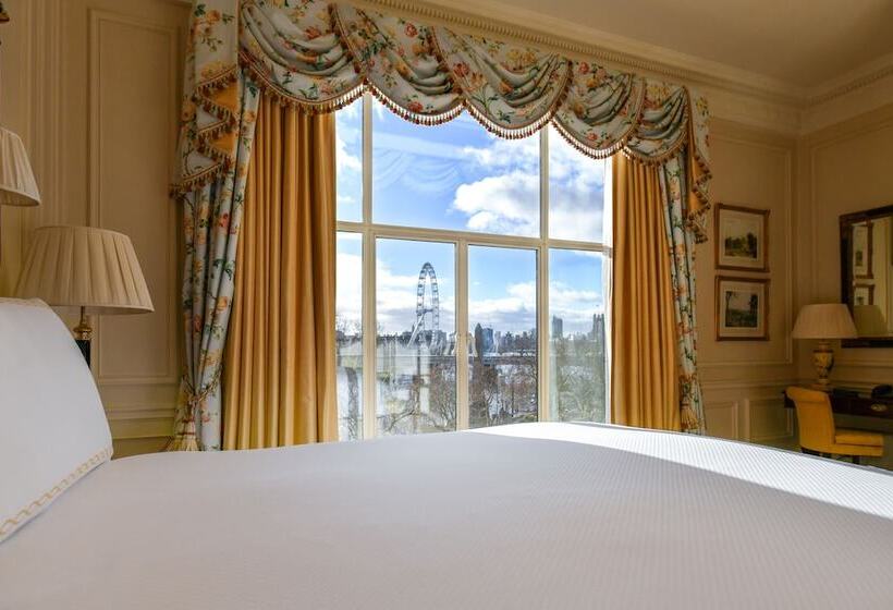 Люкс Вид на Реку, The Savoy