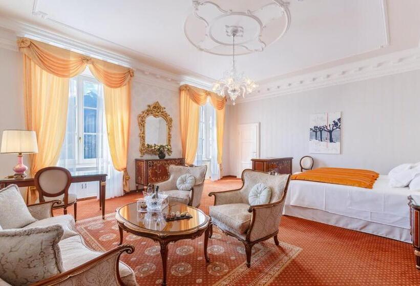 سوییت, Grand Hotel Villa Serbelloni   A Legendary
