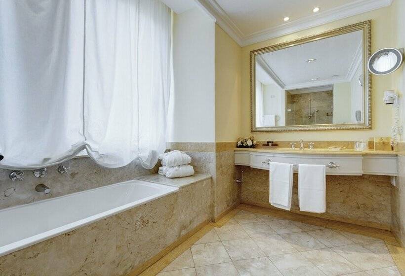 Номер Deluxe с Балконом, Mercure Catania Excelsior