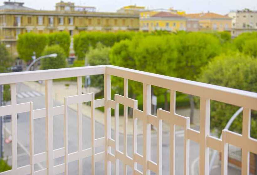 اتاق لوکس, Miramare