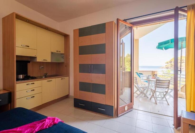 استودیوی استاندارد, Residence Le Acacie