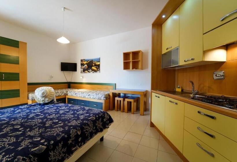 استودیوی استاندارد, Residence Le Acacie