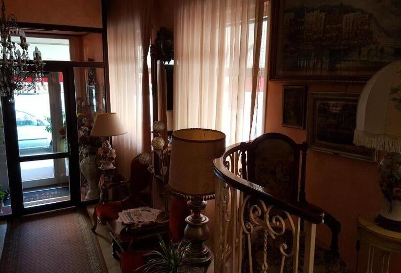 اتاق استاندارد یک نفره, Royal