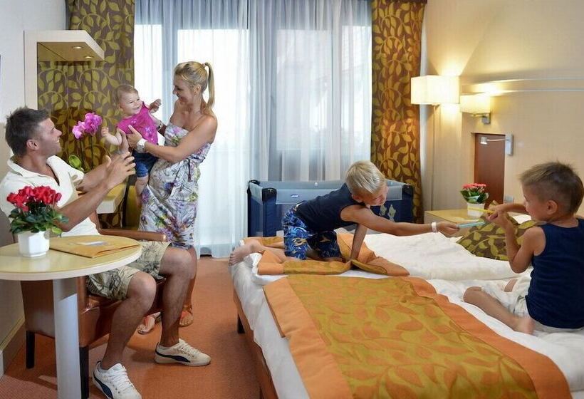 Family Room, Sopron
