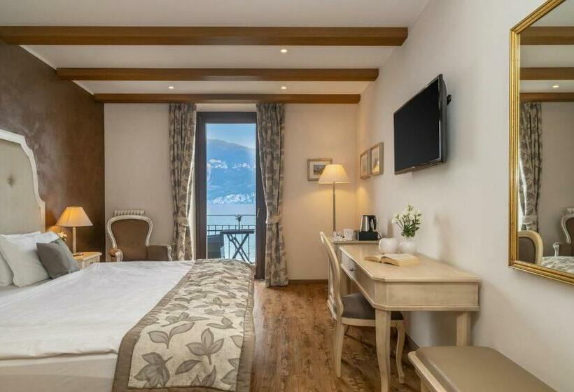 سوییت جونیور لوکس, Lake Front Hotel Brenzone
