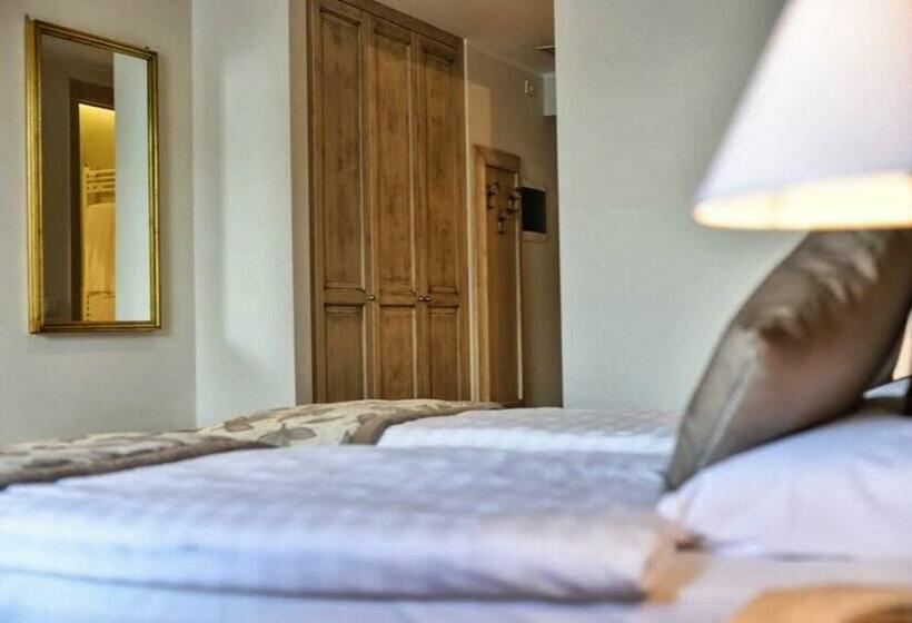 سوییت جونیور لوکس, Lake Front Hotel Brenzone
