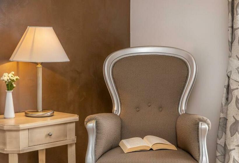 سوییت جونیور لوکس, Lake Front Hotel Brenzone