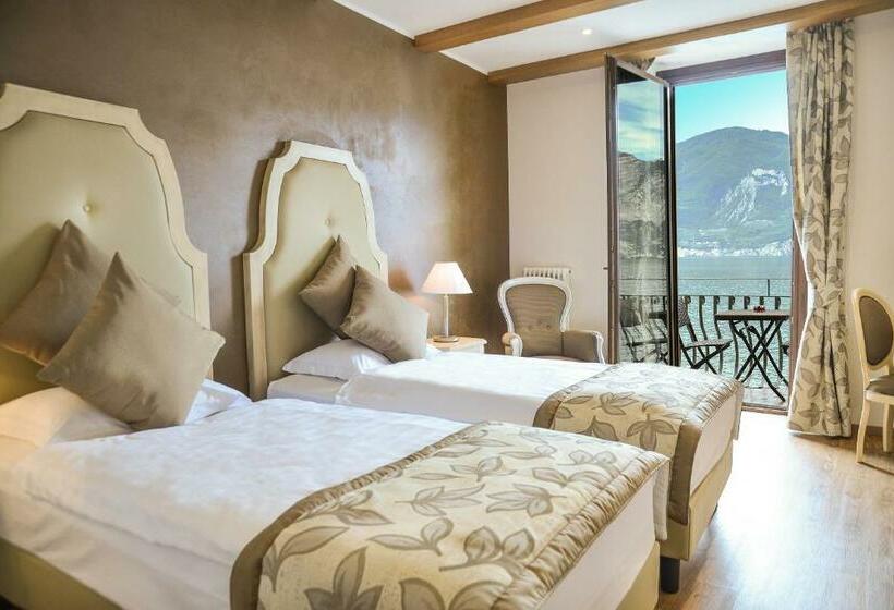 سوییت جونیور لوکس, Lake Front Hotel Brenzone
