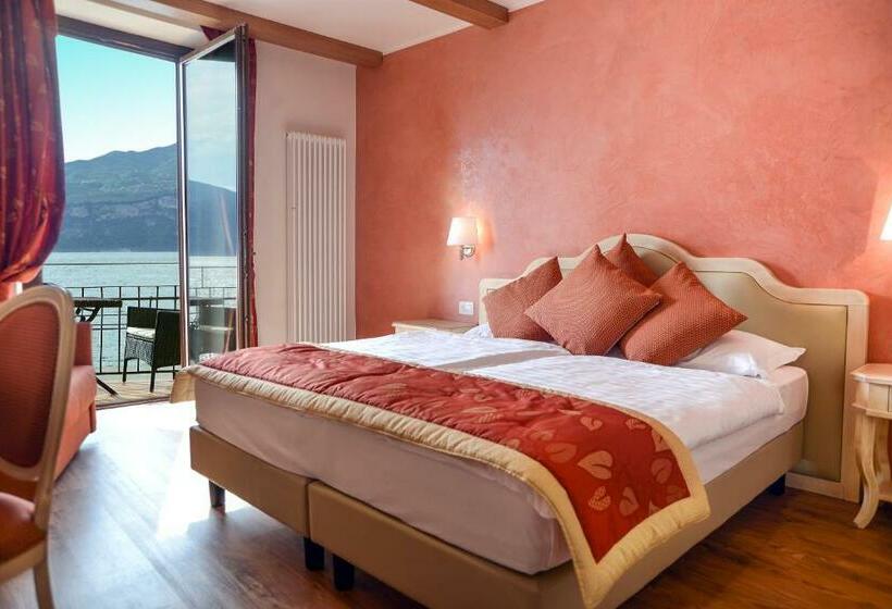 سوییت سوپریور, Lake Front Hotel Brenzone