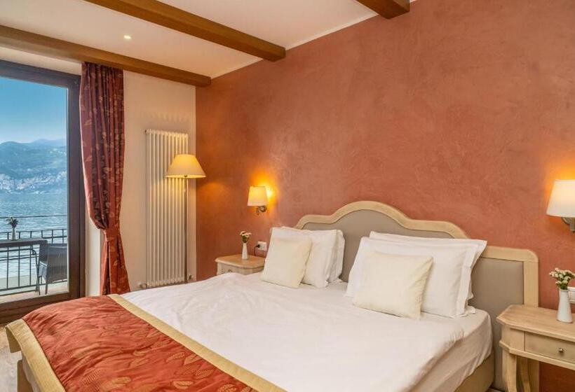 سوییت سوپریور, Lake Front Hotel Brenzone