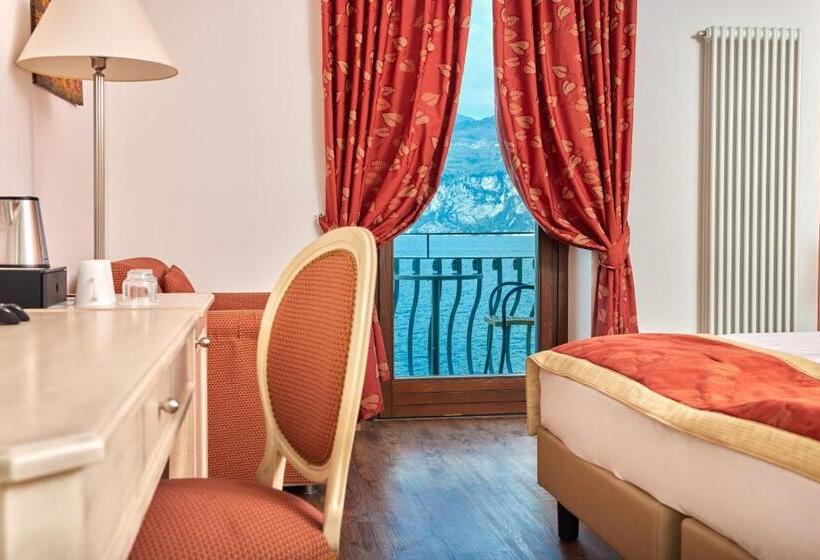 سوییت سوپریور, Lake Front Hotel Brenzone