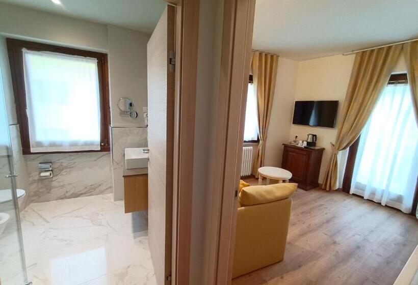 مجموعه ویستا شهر, Lake Front Hotel Brenzone