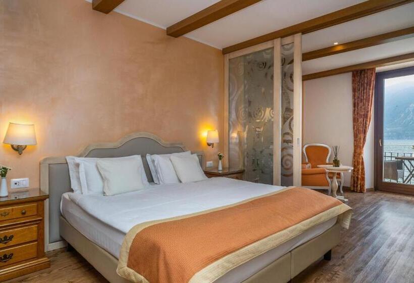 سوئیت با تخت بزرگ, Lake Front Hotel Brenzone