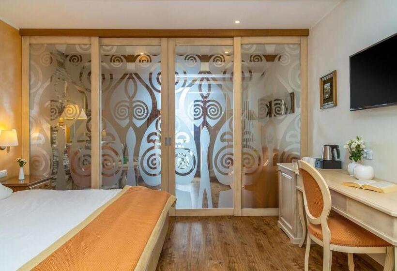 سوئیت با تخت بزرگ, Lake Front Hotel Brenzone