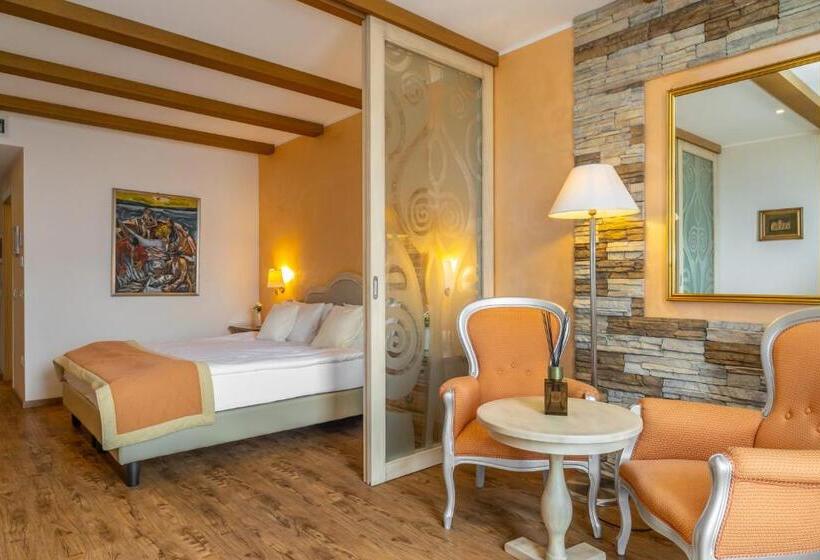 سوئیت با تخت بزرگ, Lake Front Hotel Brenzone