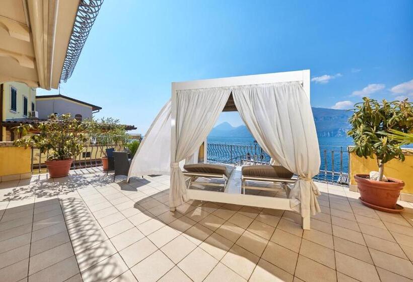 سوییت اجرایی, Lake Front Hotel Brenzone