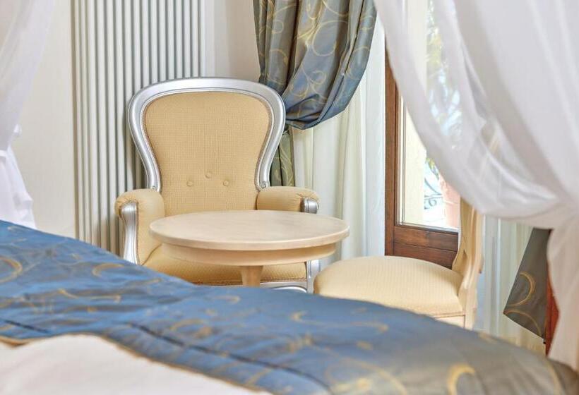 سوییت اجرایی, Lake Front Hotel Brenzone