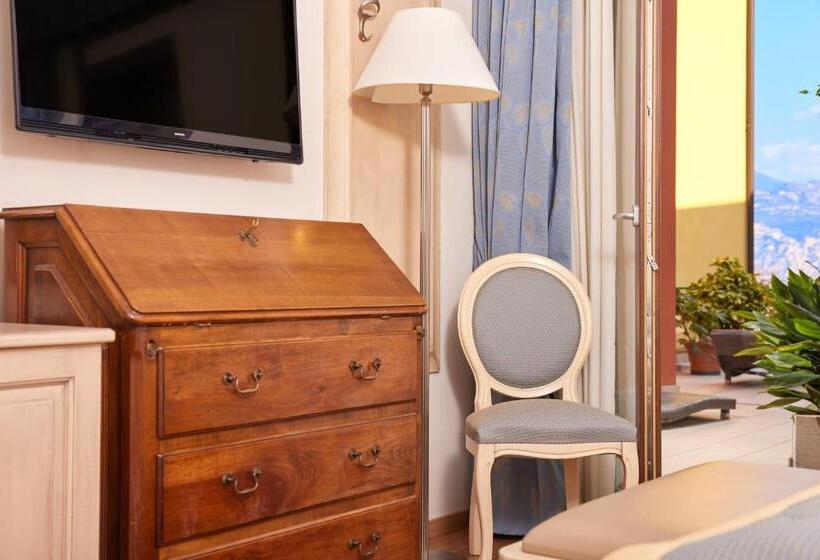 سوییت جونیور سوپریور, Lake Front Hotel Brenzone