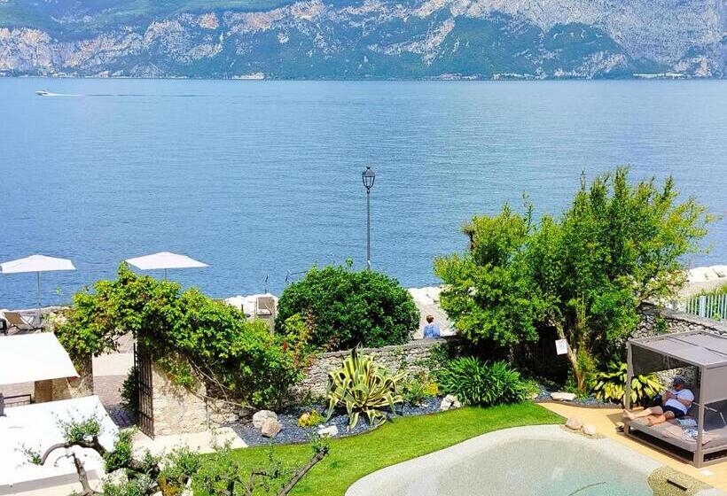 سوییت جونیور با بالکن, Lake Front Hotel Brenzone