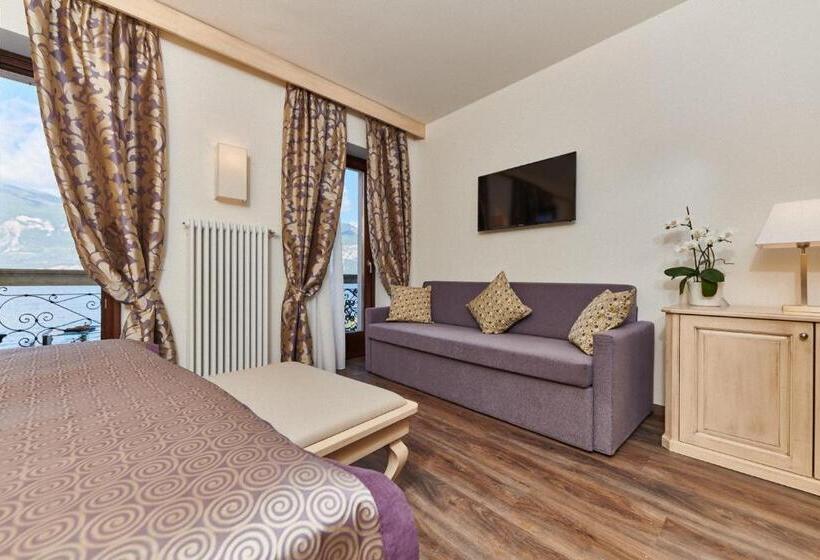 سوییت جونیور با بالکن, Lake Front Hotel Brenzone