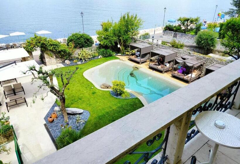 اتاق خانوادگی, Lake Front Hotel Brenzone