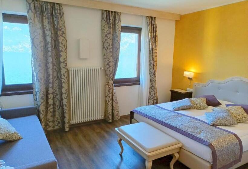سوییت جونیور با چشم‌انداز دریاچه, Lake Front Hotel Brenzone