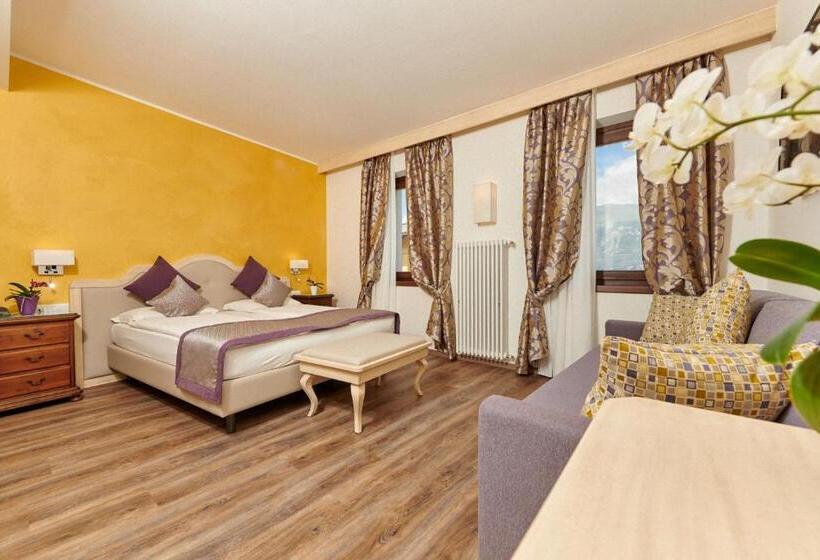 سوییت جونیور با چشم‌انداز دریاچه, Lake Front Hotel Brenzone