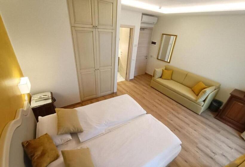 سوییت جونیور, Lake Front Hotel Brenzone