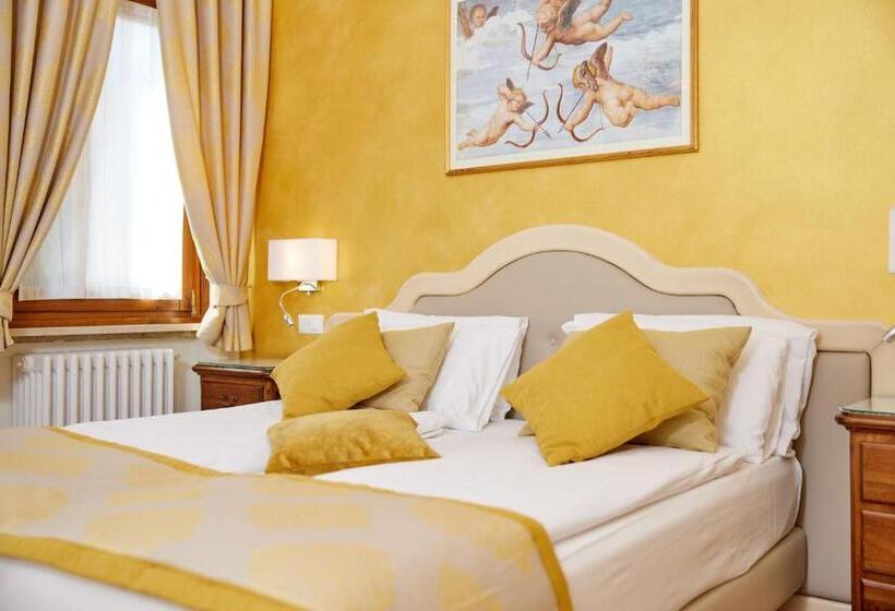 سوییت جونیور, Lake Front Hotel Brenzone