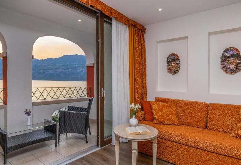 سوییت لوکس, Lake Front Hotel Brenzone