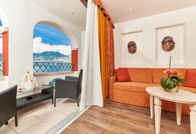سوییت لوکس, Lake Front Hotel Brenzone