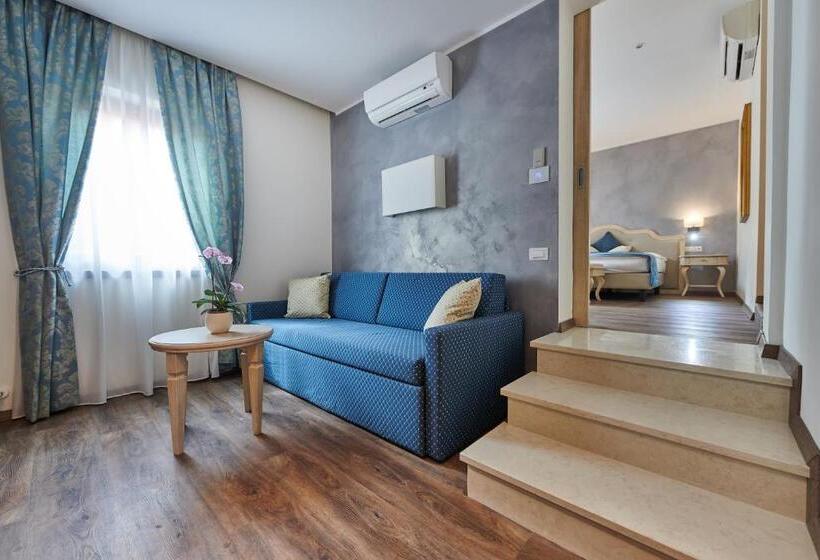 سوییت با چشم‌انداز باغ, Lake Front Hotel Brenzone