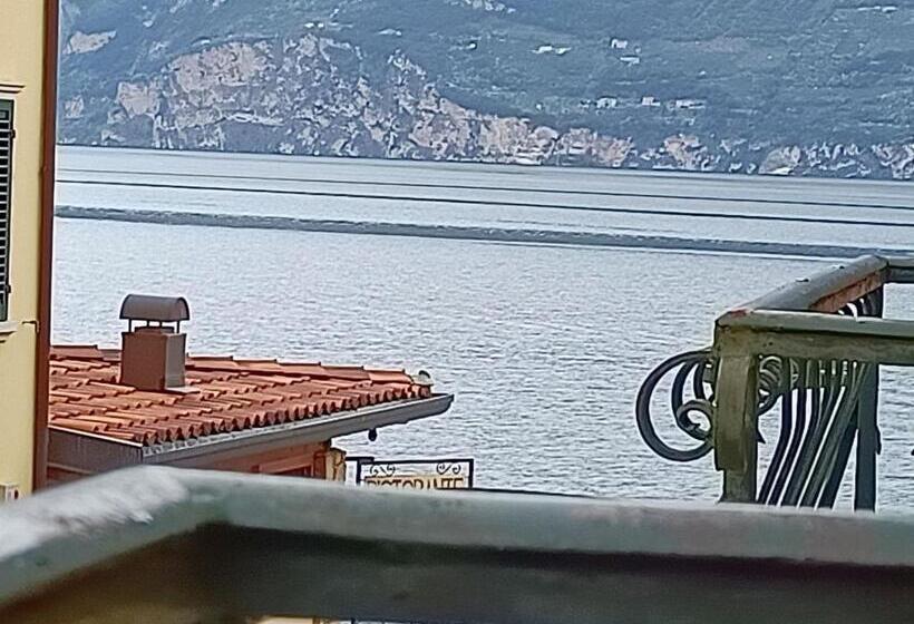 مجموعه ویستا شهر, Lake Front Hotel Brenzone