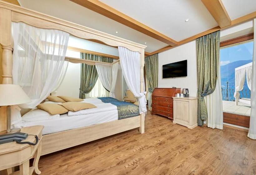 سوییت اجرایی, Lake Front Hotel Brenzone