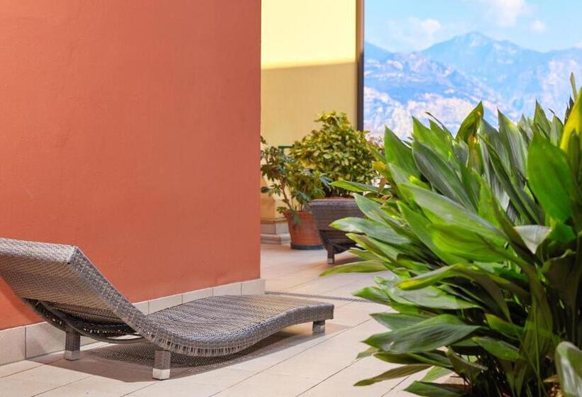 سوییت جونیور سوپریور, Lake Front Hotel Brenzone