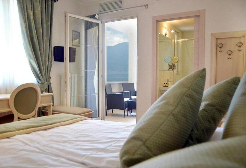 سوییت جونیور با چشم‌انداز شهر, Lake Front Hotel Brenzone