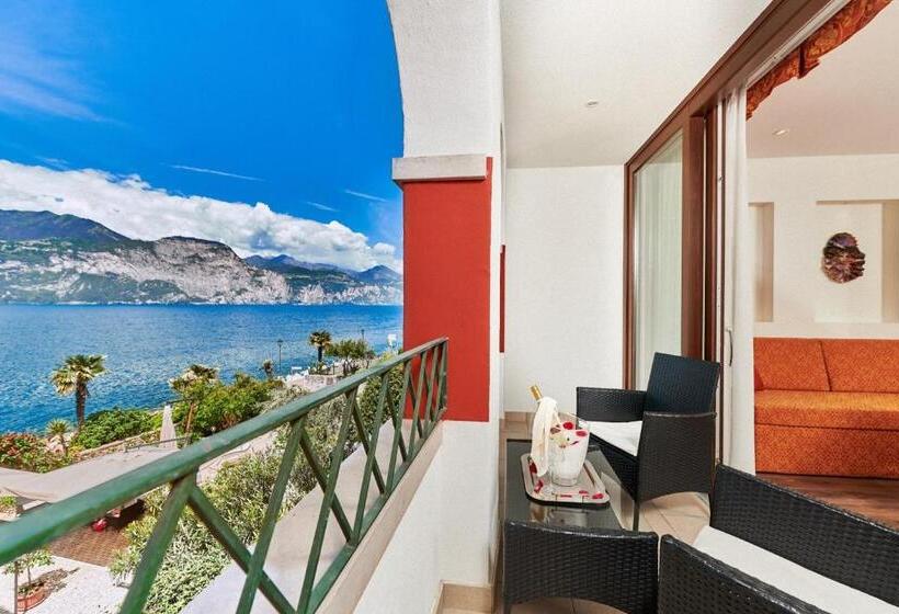سوییت لوکس, Lake Front Hotel Brenzone