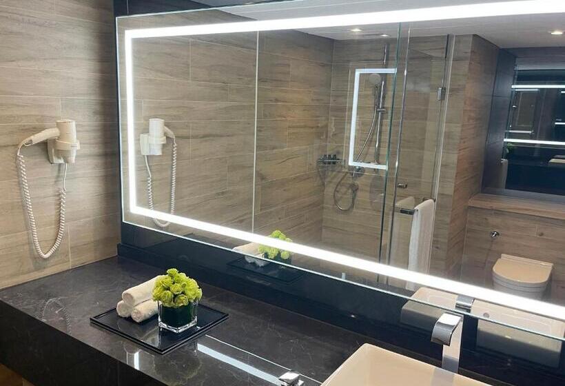 اتاق لوکس با تخت بزرگ, Prince Hotel, Marco Polo