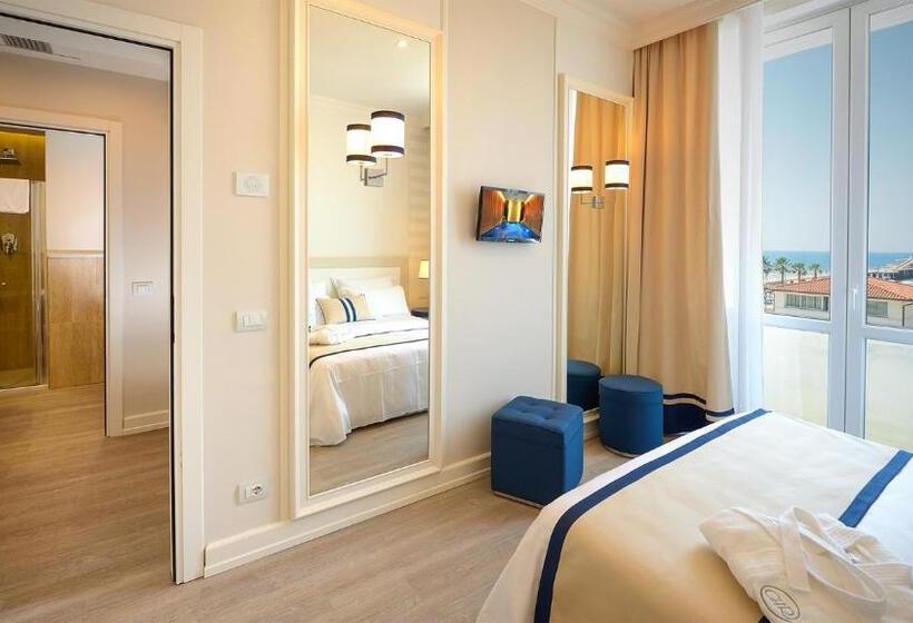 Quarto Familiar, Grand Hotel & Riviera