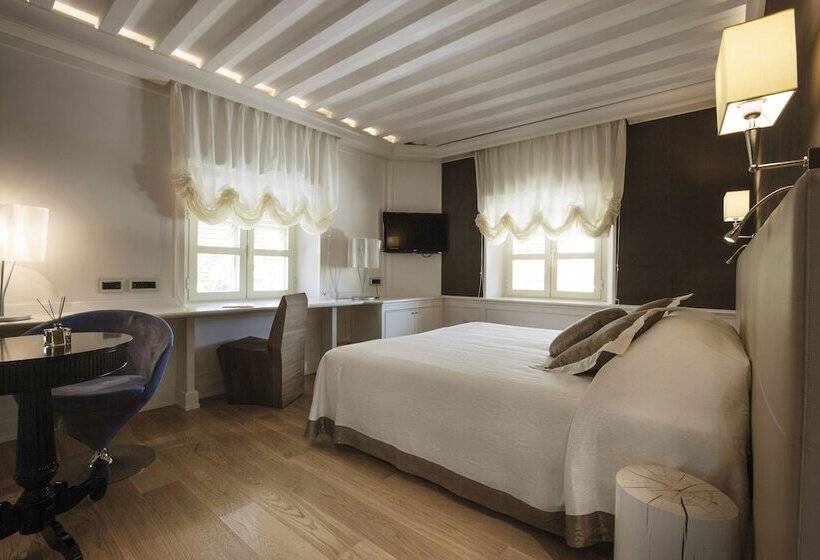 اتاق لوکس, Albergo Celide
