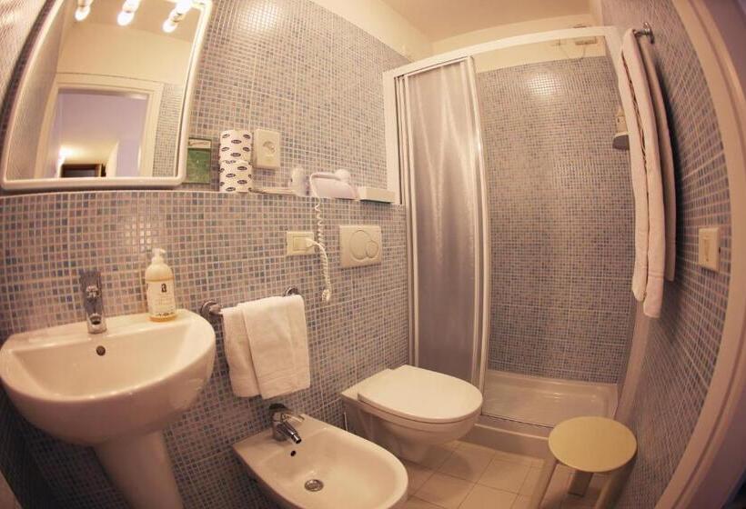 اتاق استاندارد سه تخته با چشم‌انداز باغ, Galli   Wellness & Spa