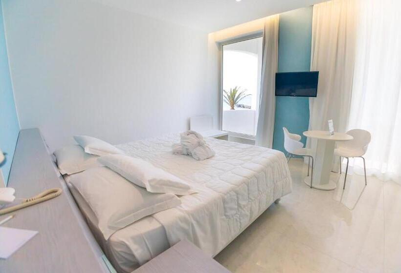 Номер Deluxe, Grand Hotel Costa Brada